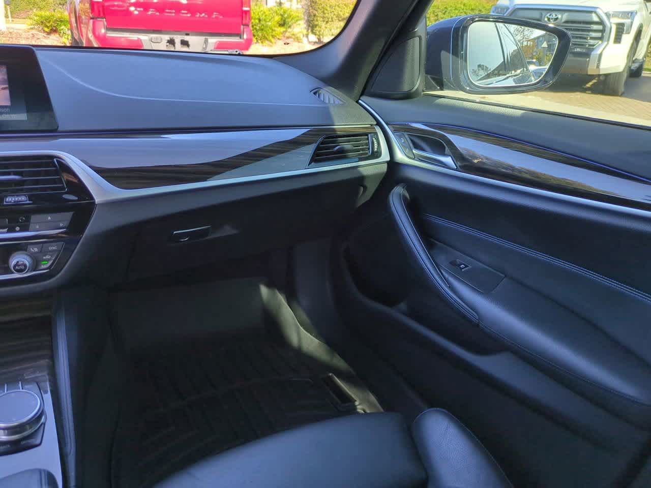 Thumbnail: 2019 BMW 5 Series - 16