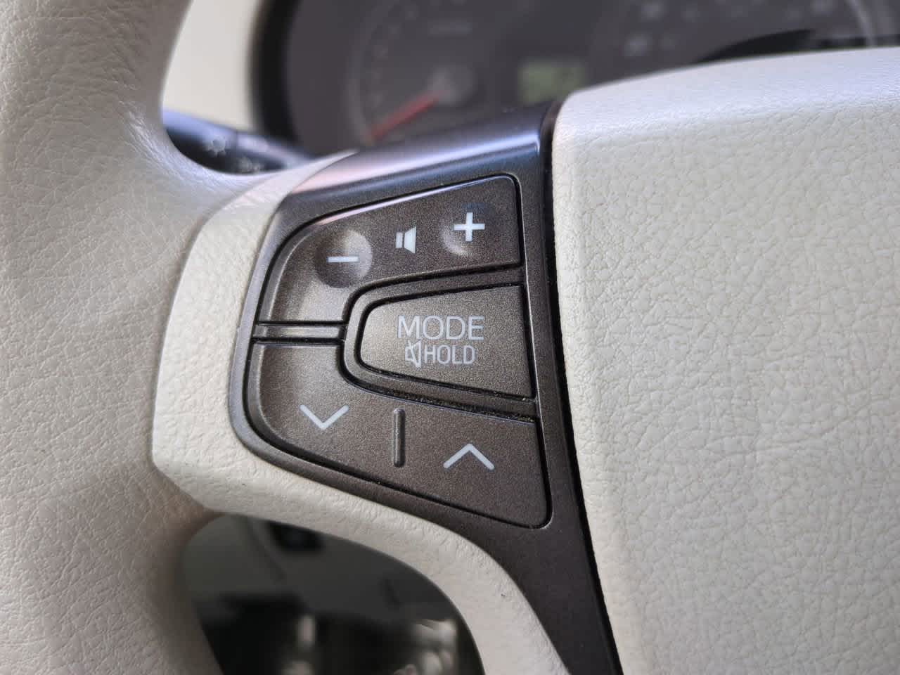 Thumbnail: 2012 Toyota Sienna - 23