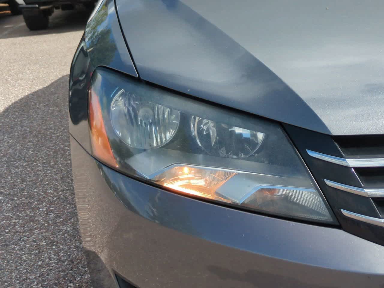Thumbnail: 2014 Volkswagen Passat - 10