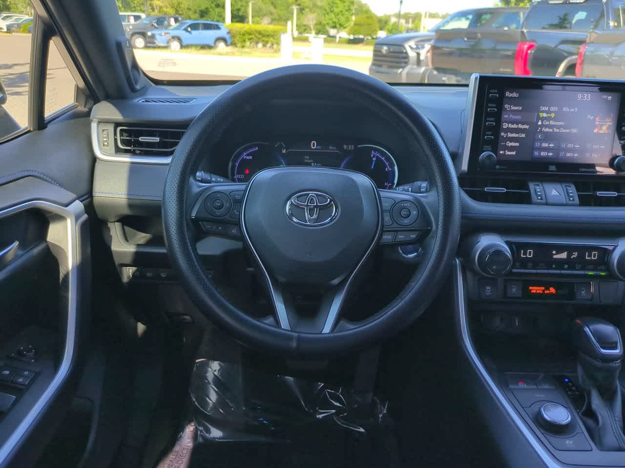 Thumbnail: 2020 Toyota RAV4 - 15