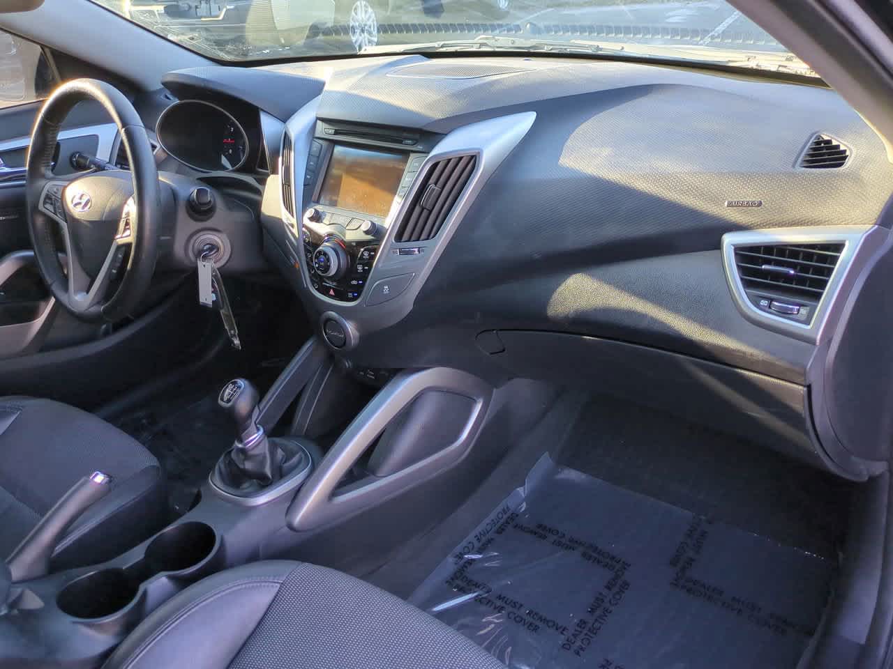 Thumbnail: 2013 Hyundai Veloster - 14