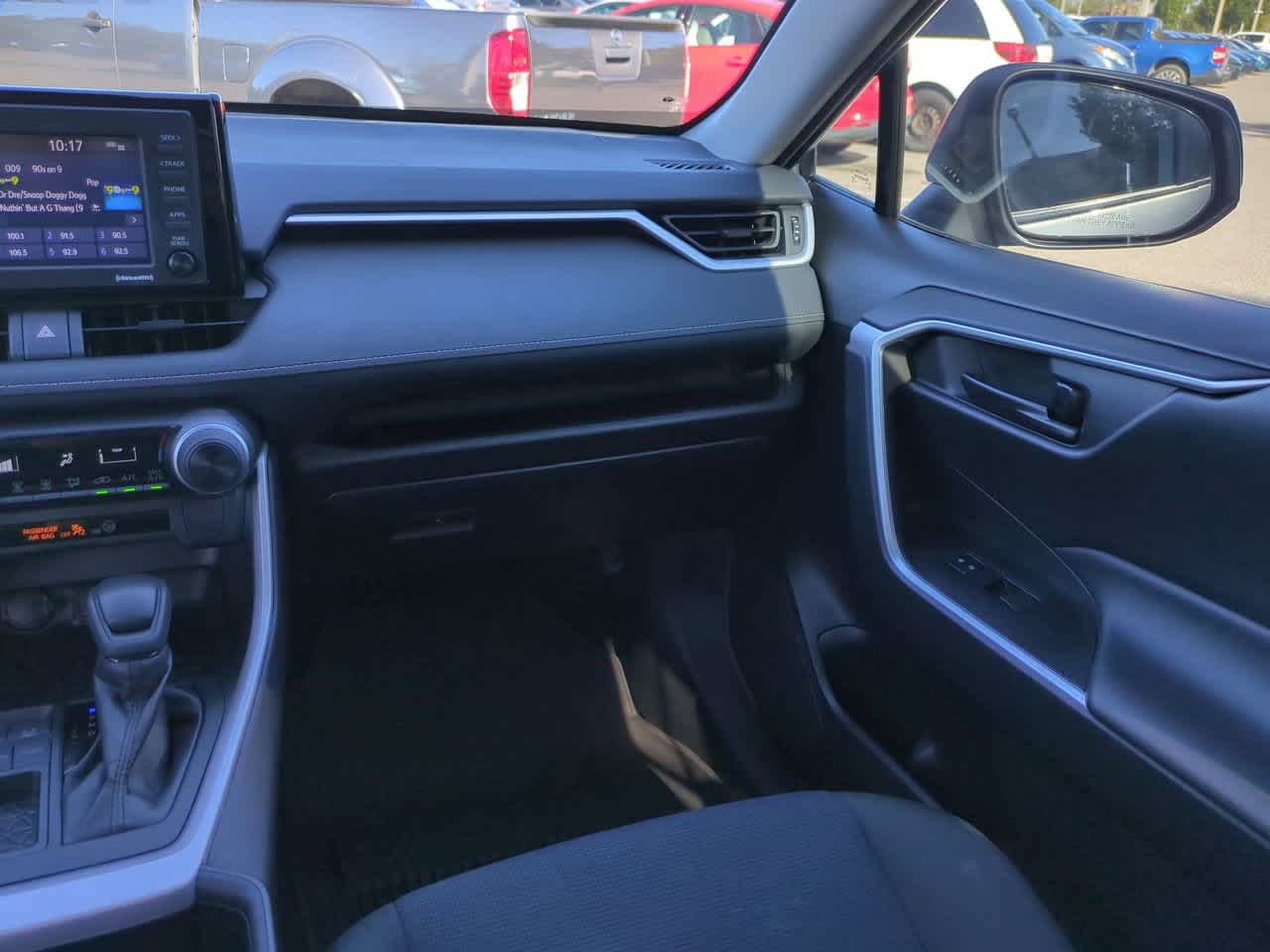 Thumbnail: 2022 Toyota RAV4 - 16