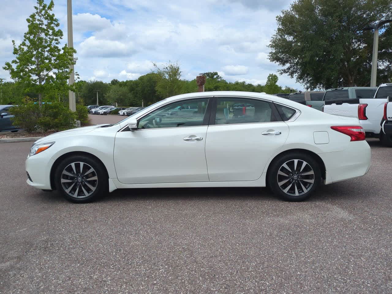 Thumbnail: 2016 Nissan Altima - 3