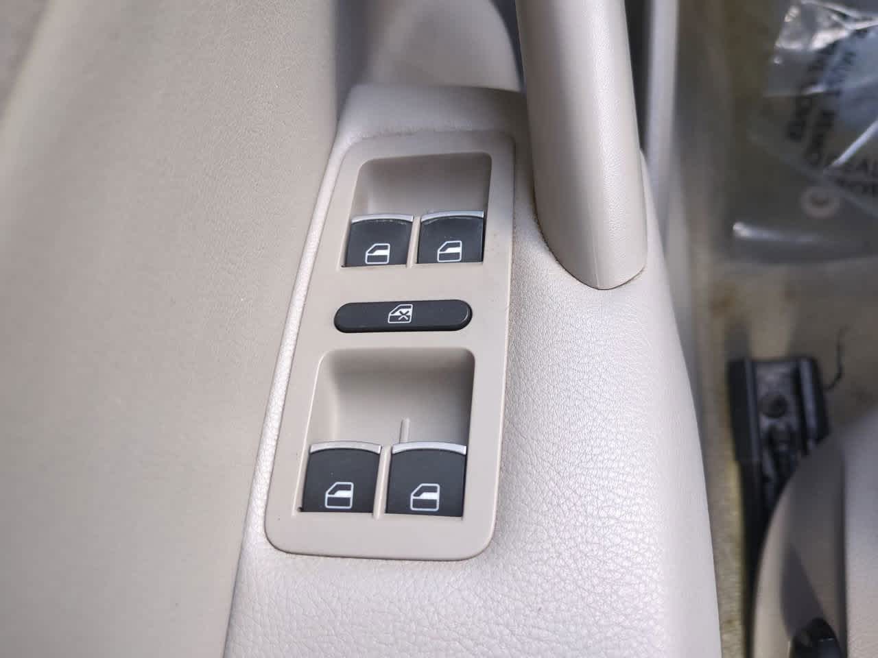 Thumbnail: 2014 Volkswagen Passat - 21