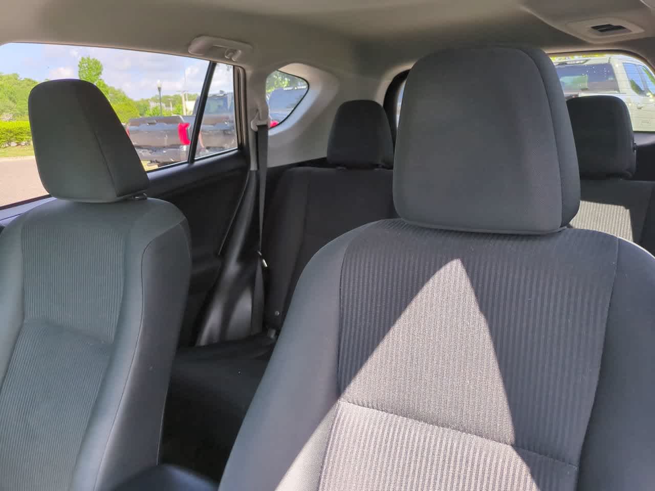 Thumbnail: 2018 Toyota RAV4 - 8