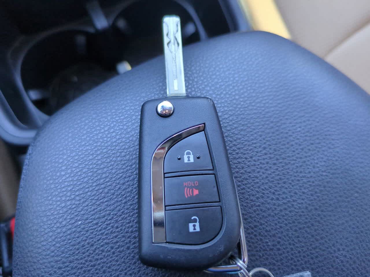 Thumbnail: 2025 Toyota RAV4 - 25