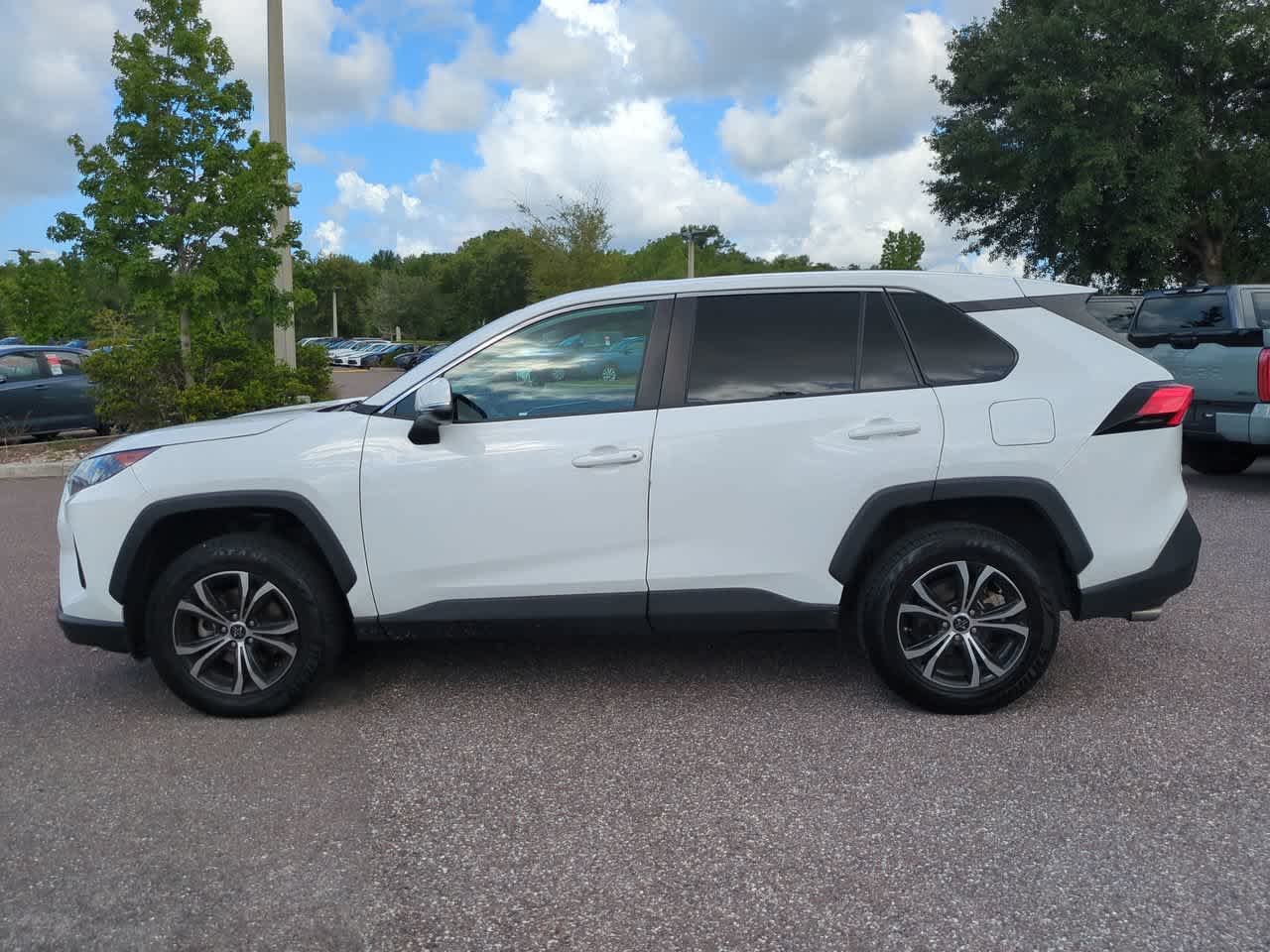 Thumbnail: 2022 Toyota RAV4 - 3