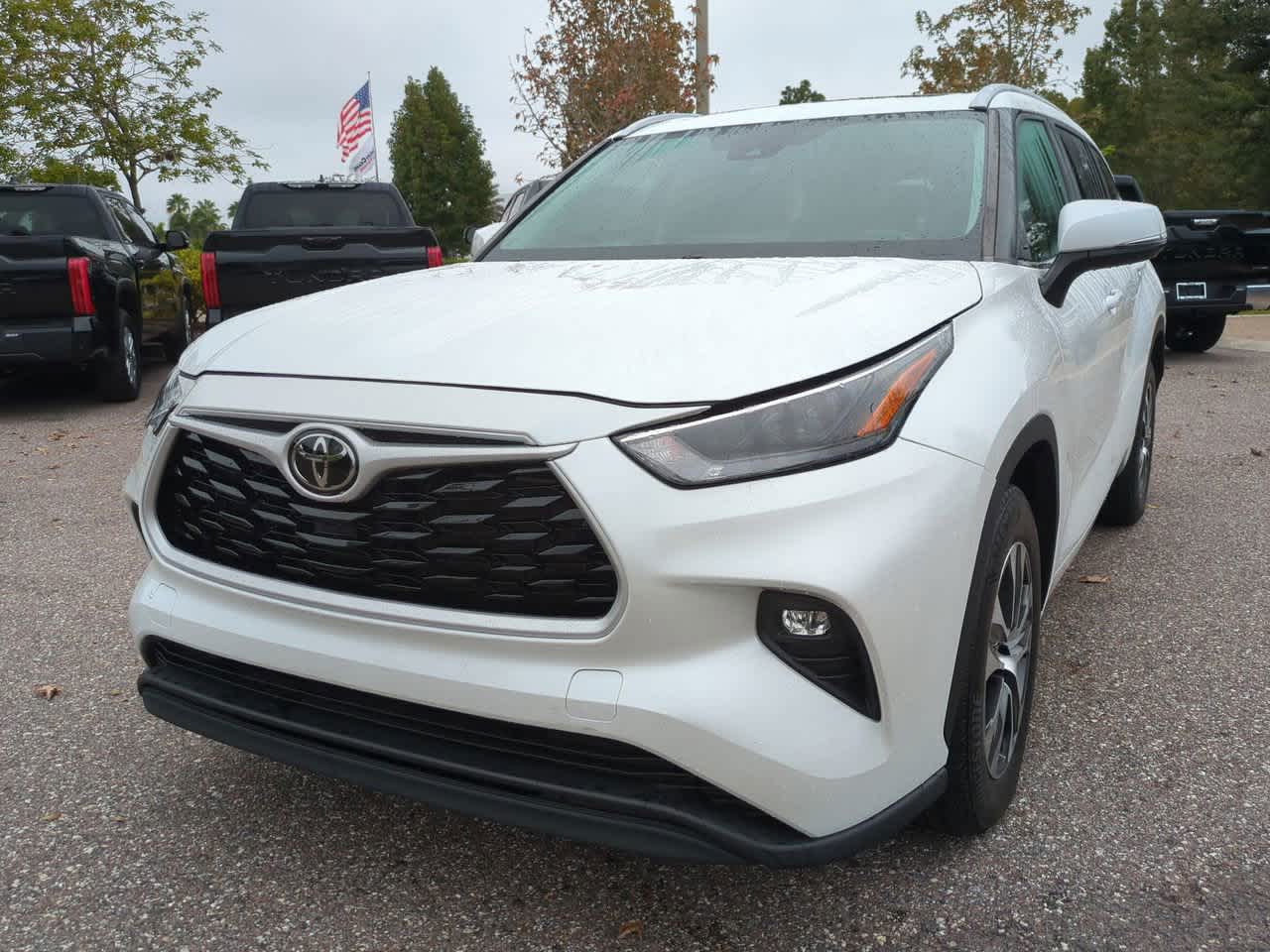 Thumbnail: 2023 Toyota Highlander - 2