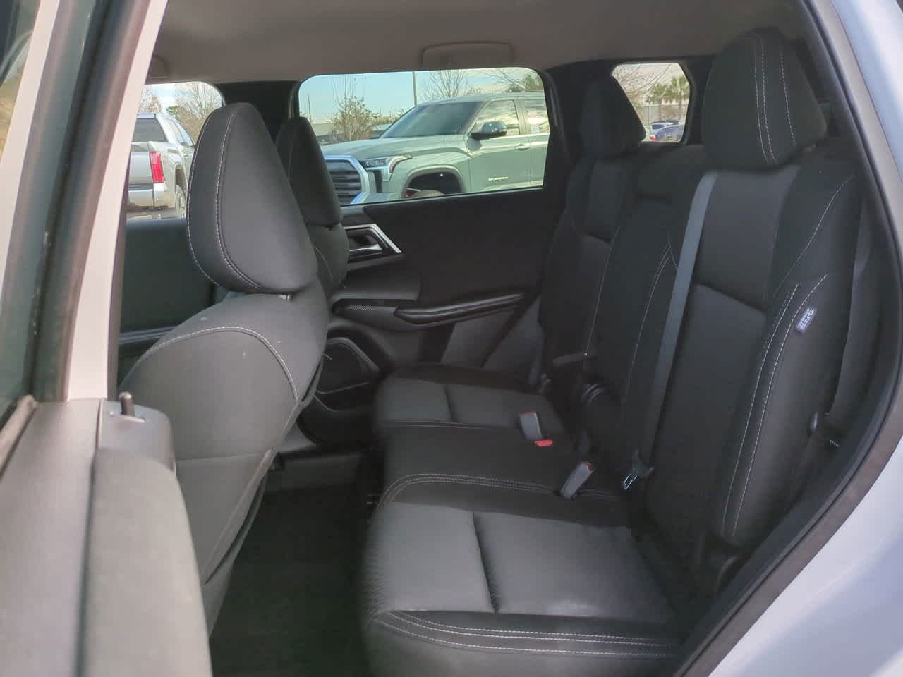 Thumbnail: 2022 Mitsubishi Outlander - 13