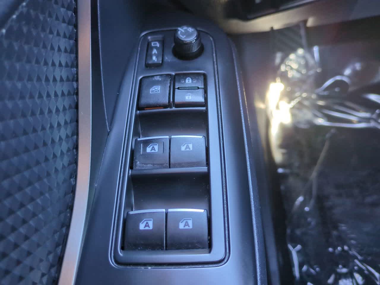 Thumbnail: 2018 Toyota C-HR - 22