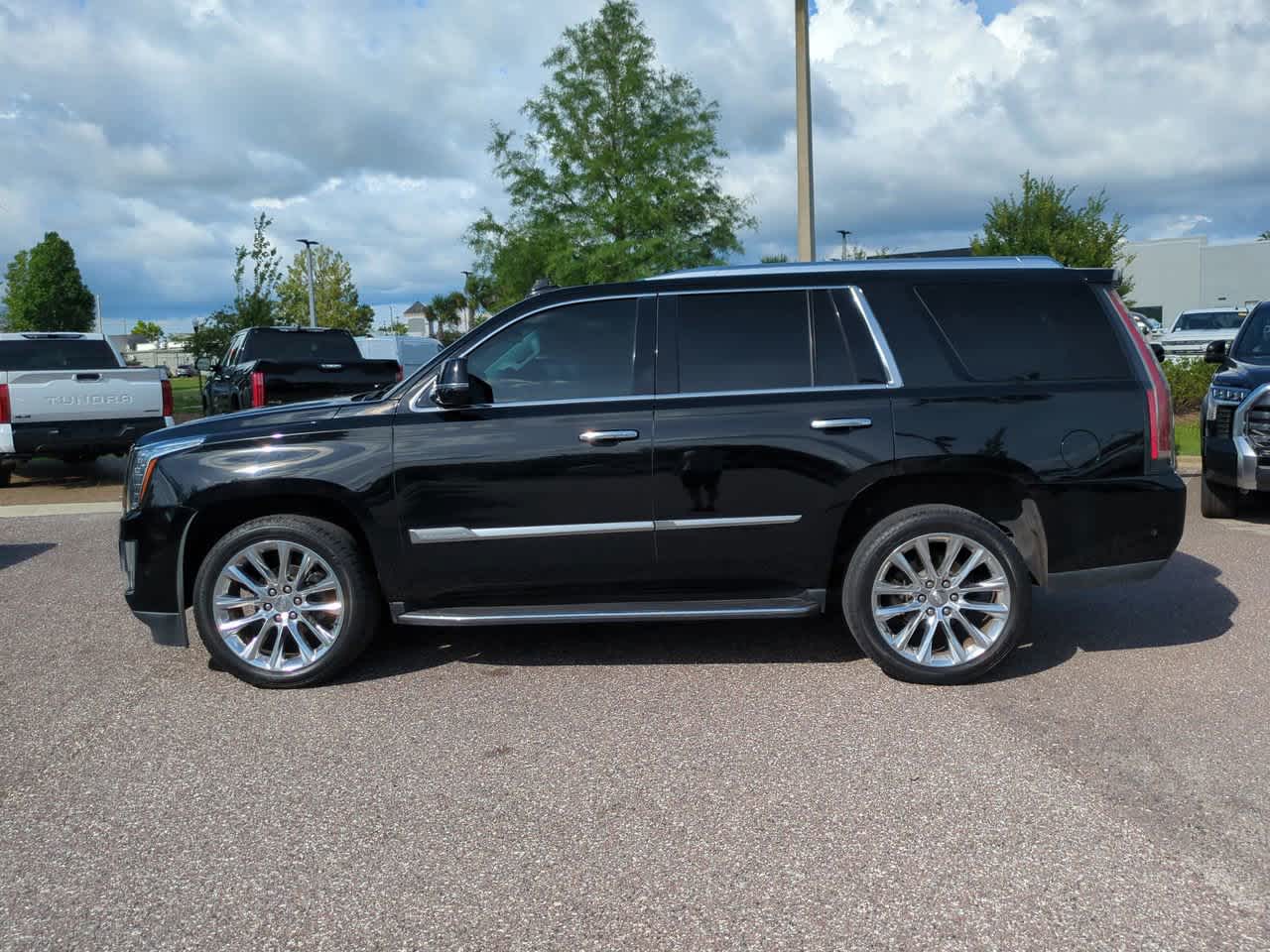 Thumbnail: 2019 Cadillac Escalade - 3