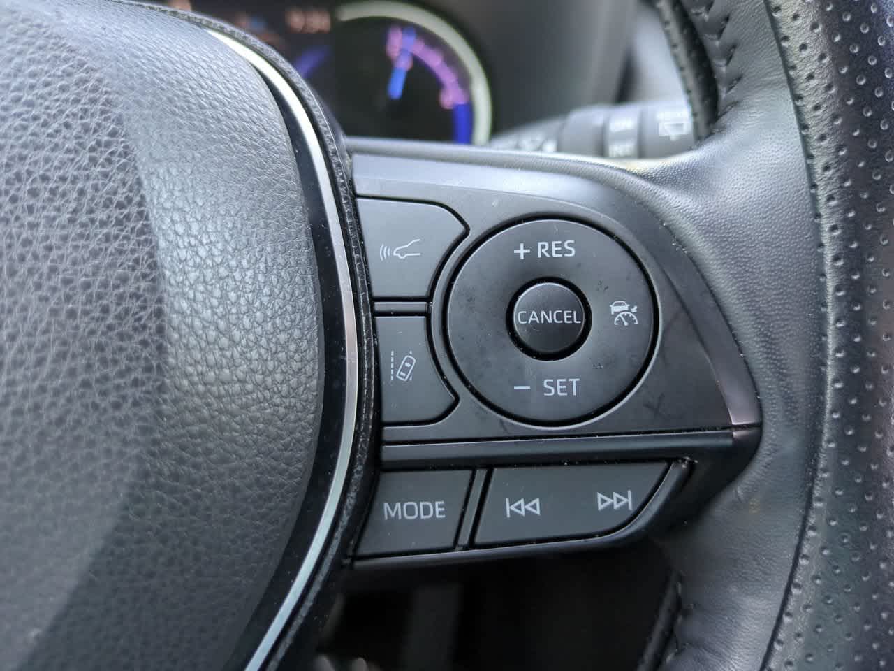 Thumbnail: 2020 Toyota RAV4 - 25
