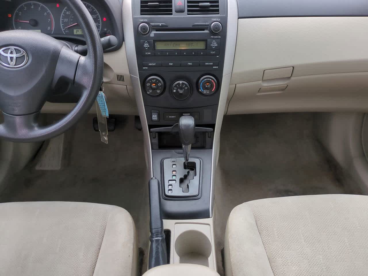 Thumbnail: 2013 Toyota Corolla - 18