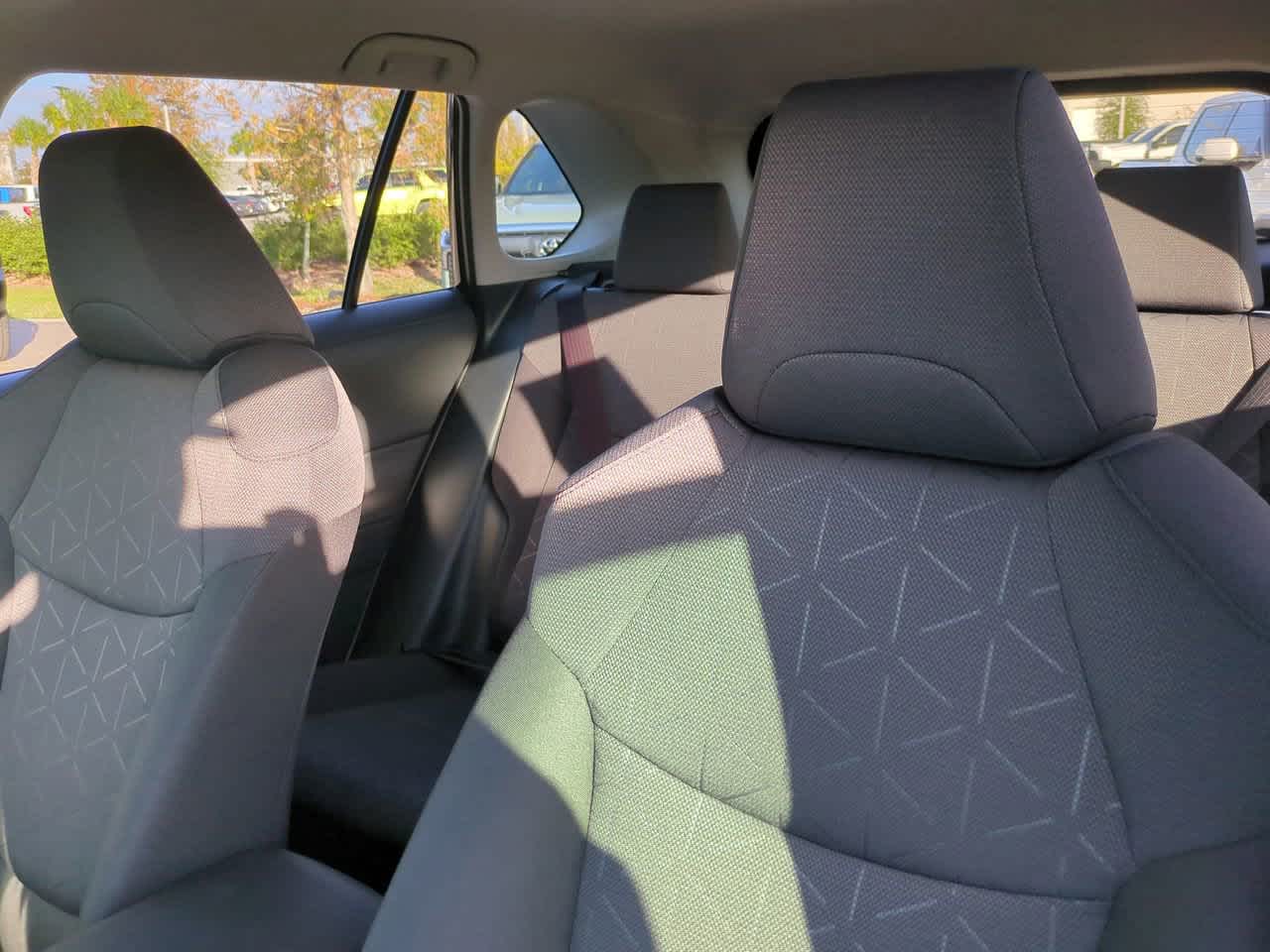 Thumbnail: 2025 Toyota RAV4 - 8