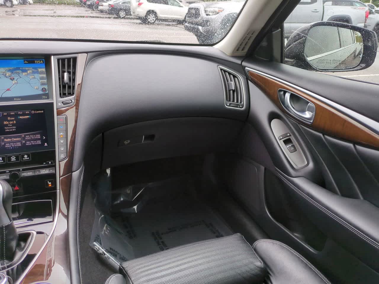 Thumbnail: 2014 INFINITI Q50 - 16