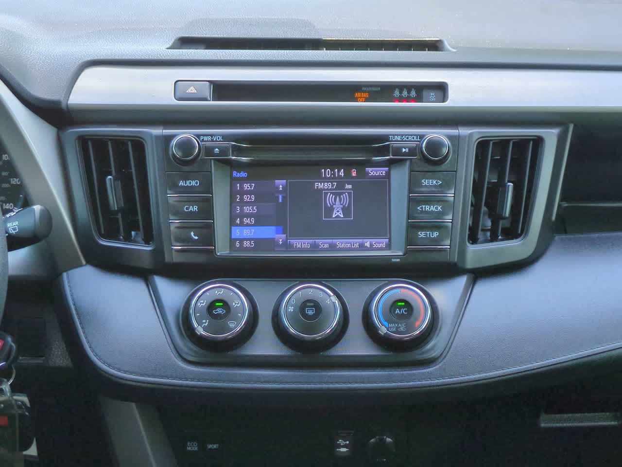 Thumbnail: 2018 Toyota RAV4 - 17