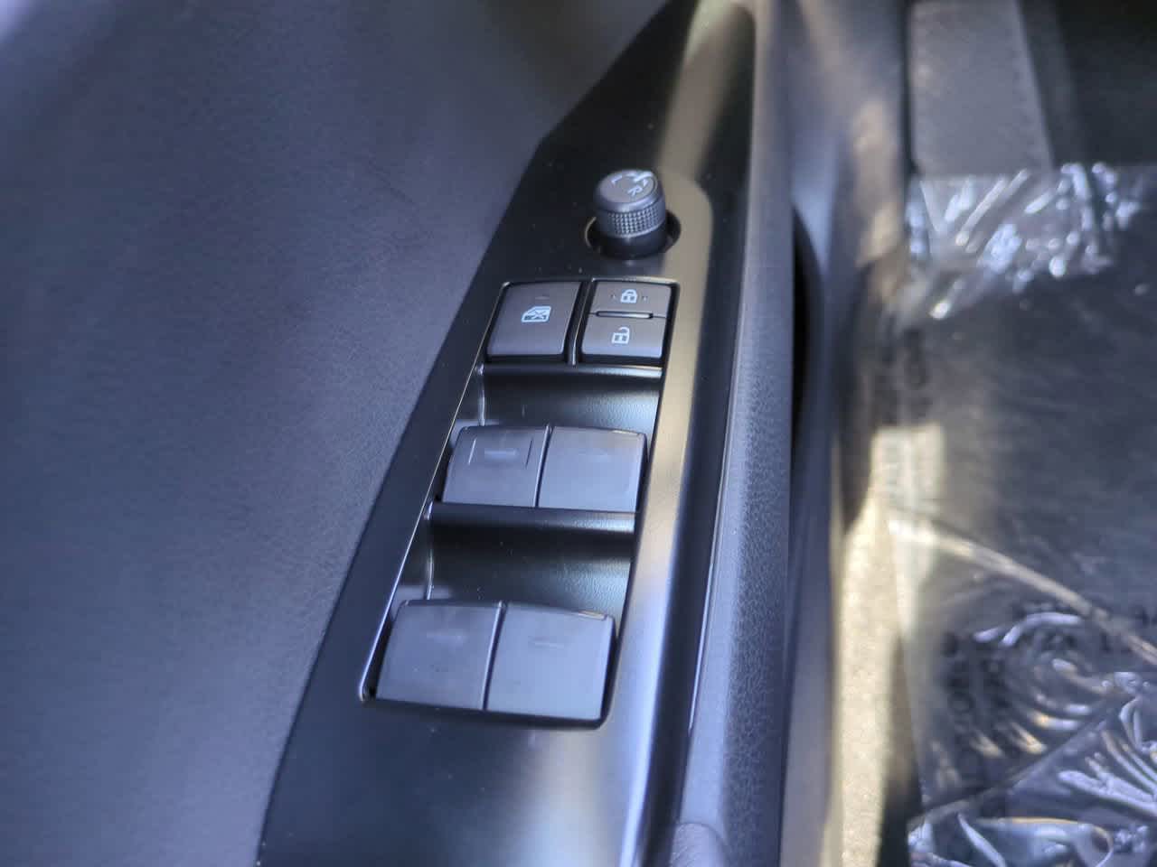 Thumbnail: 2025 Toyota Camry - 21