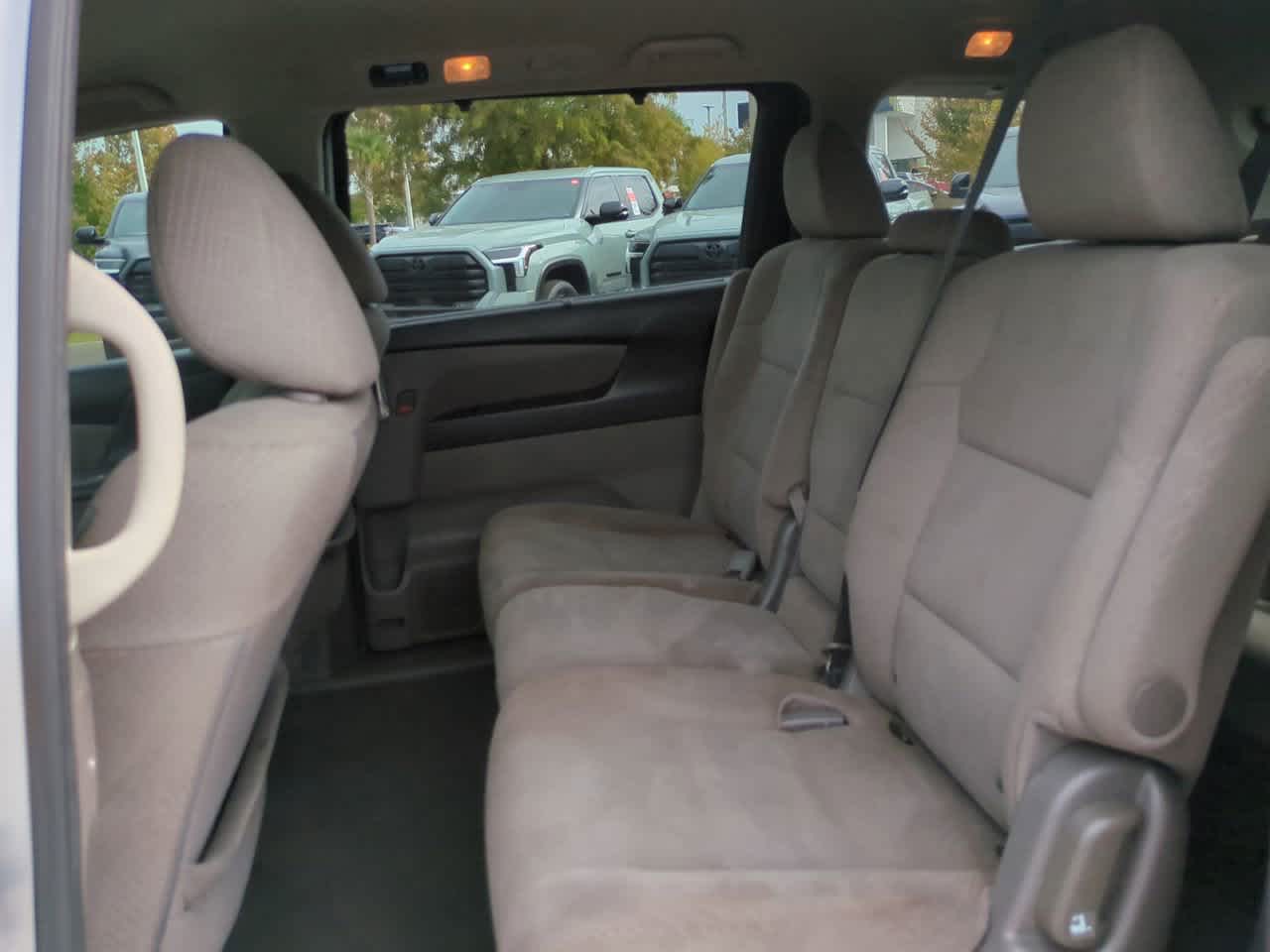 Thumbnail: 2015 Honda Odyssey - 14