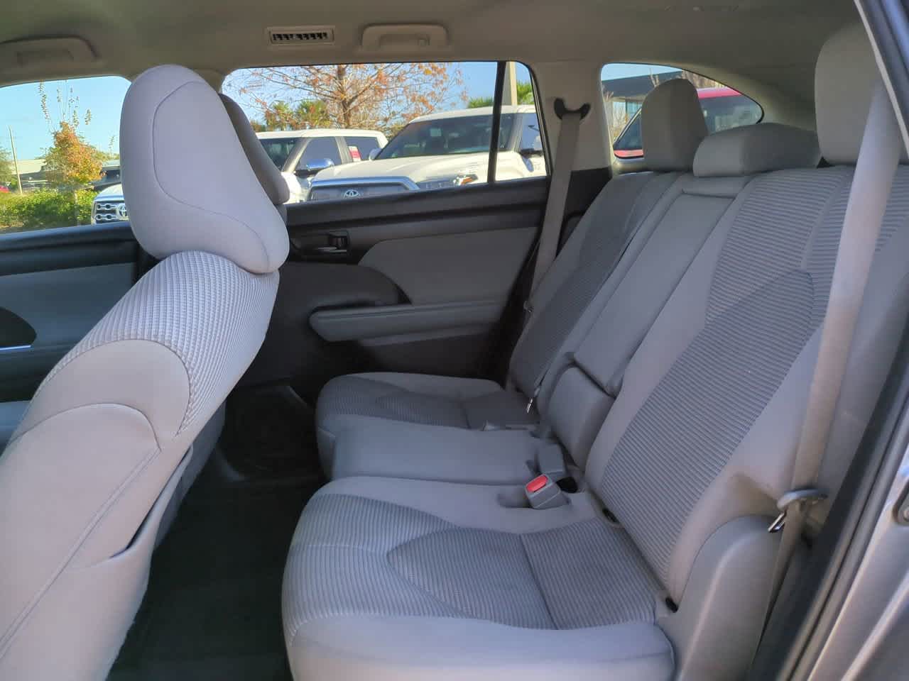 Thumbnail: 2022 Toyota Highlander - 14