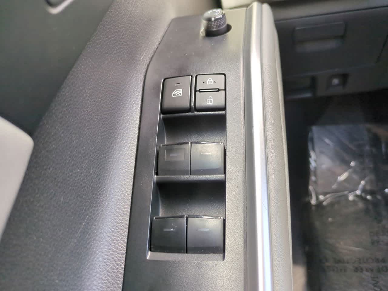 Thumbnail: 2024 Toyota Highlander - 23