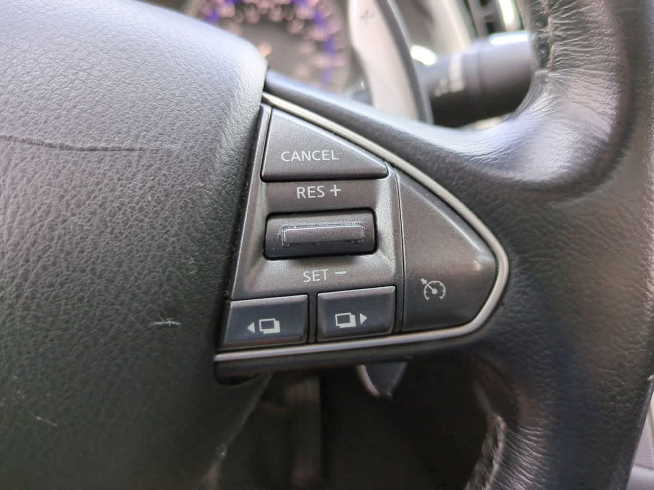 Thumbnail: 2014 INFINITI Q50 - 24
