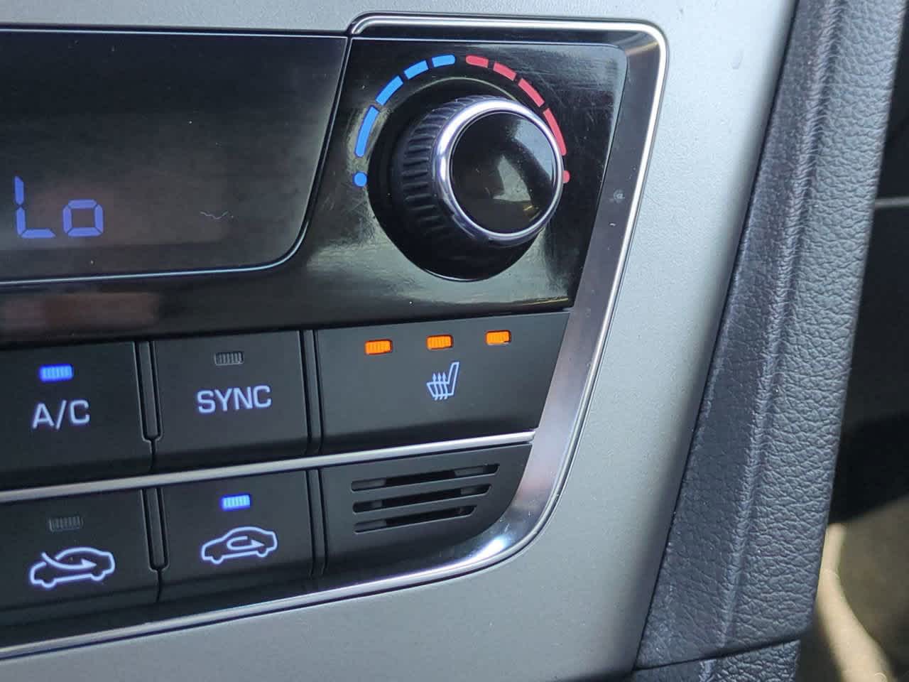 Thumbnail: 2015 Hyundai Sonata - 21