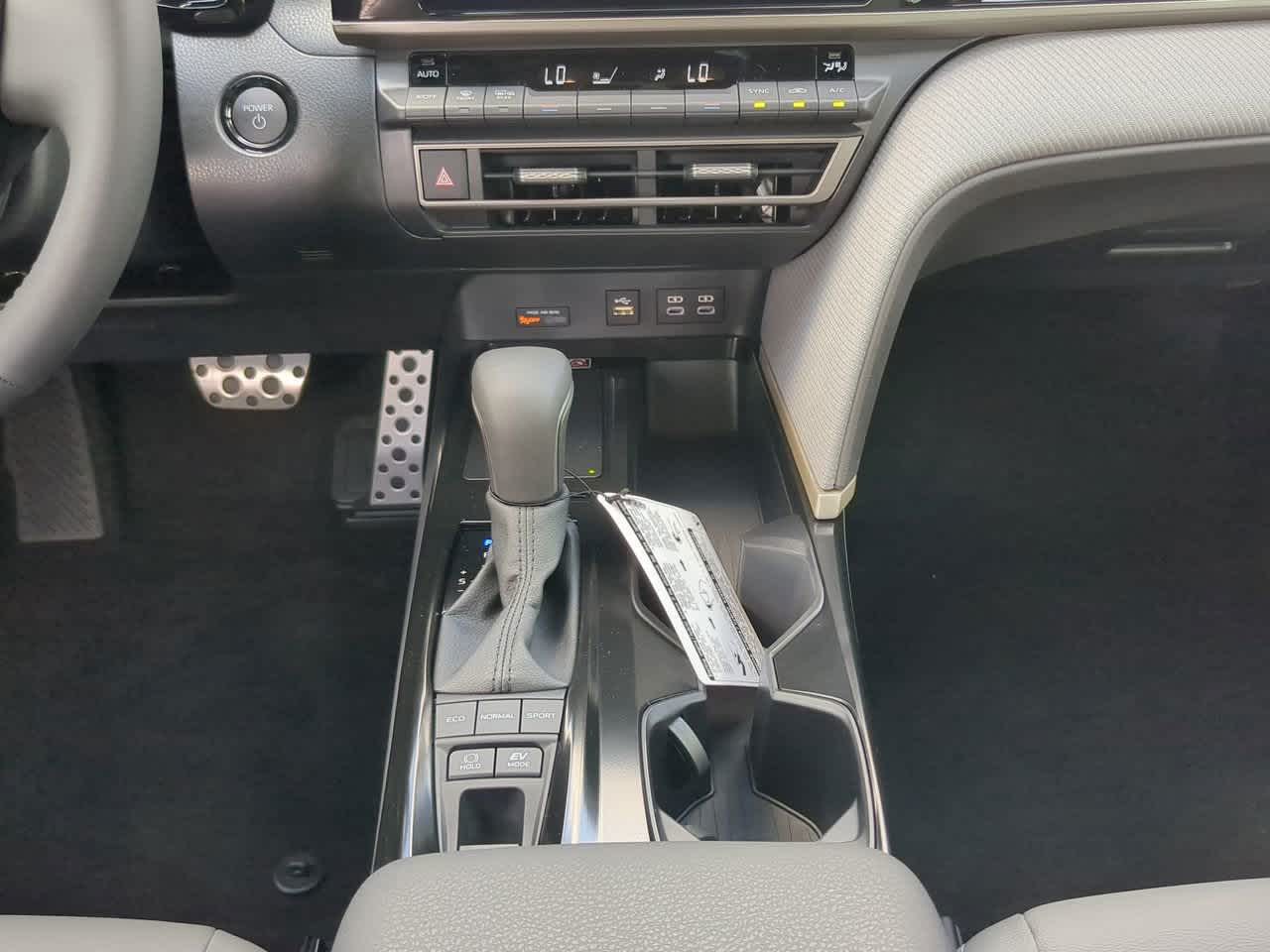 Thumbnail: 2025 Toyota Camry - 18
