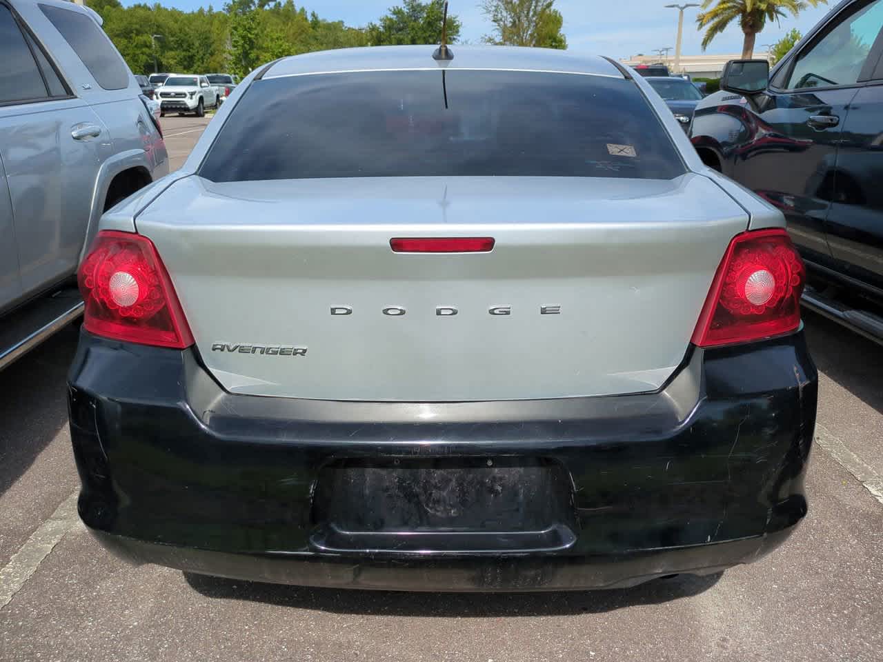 Thumbnail: 2012 Dodge Avenger - 4
