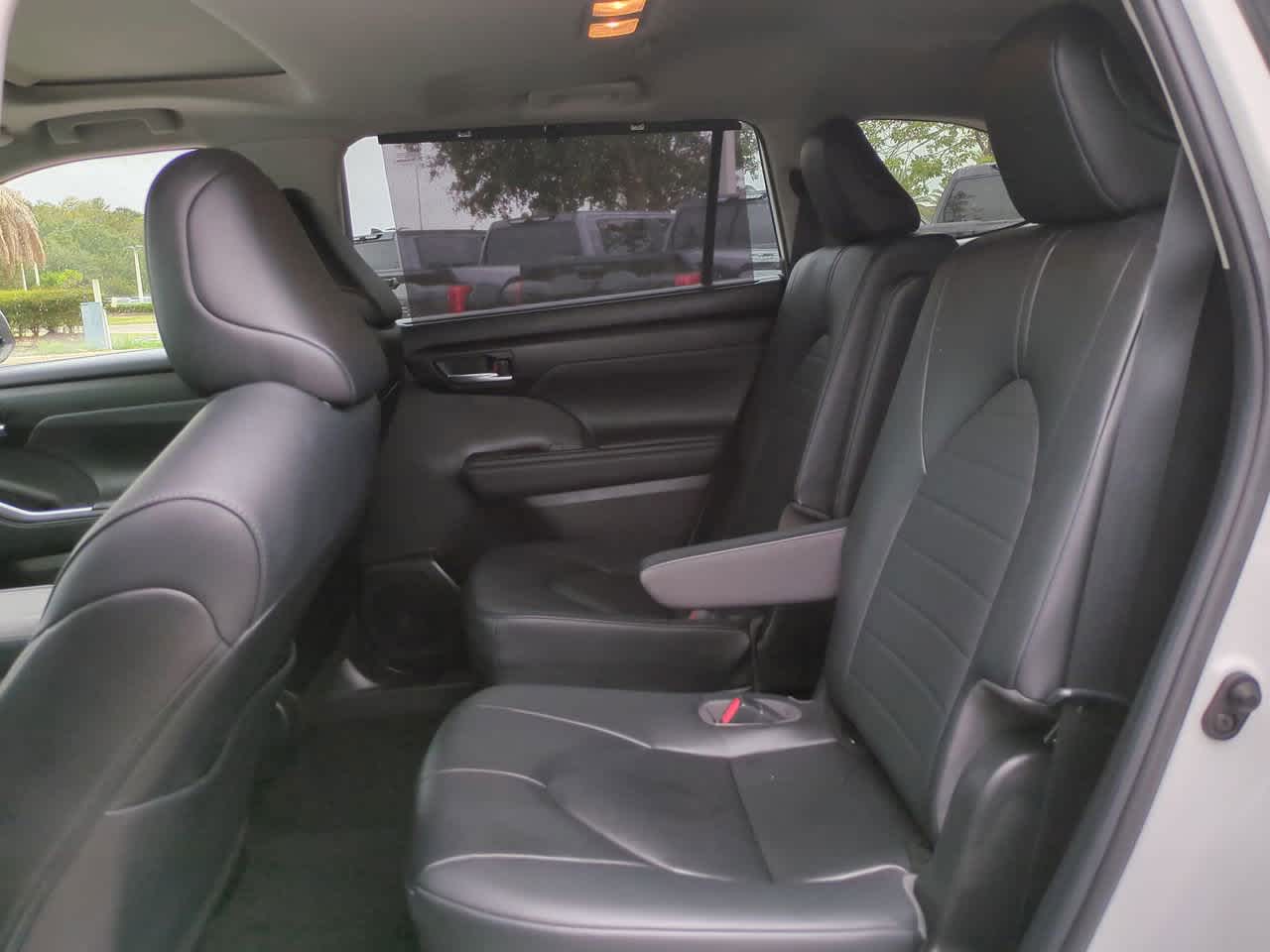 Thumbnail: 2023 Toyota Highlander - 14