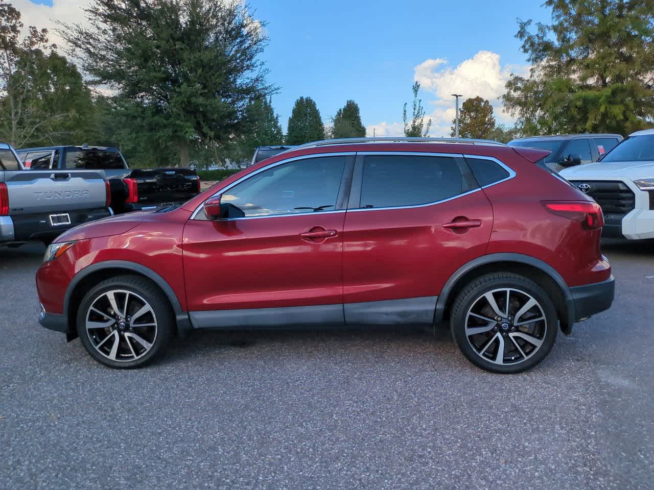 Thumbnail: 2019 Nissan Rogue Sport - 3