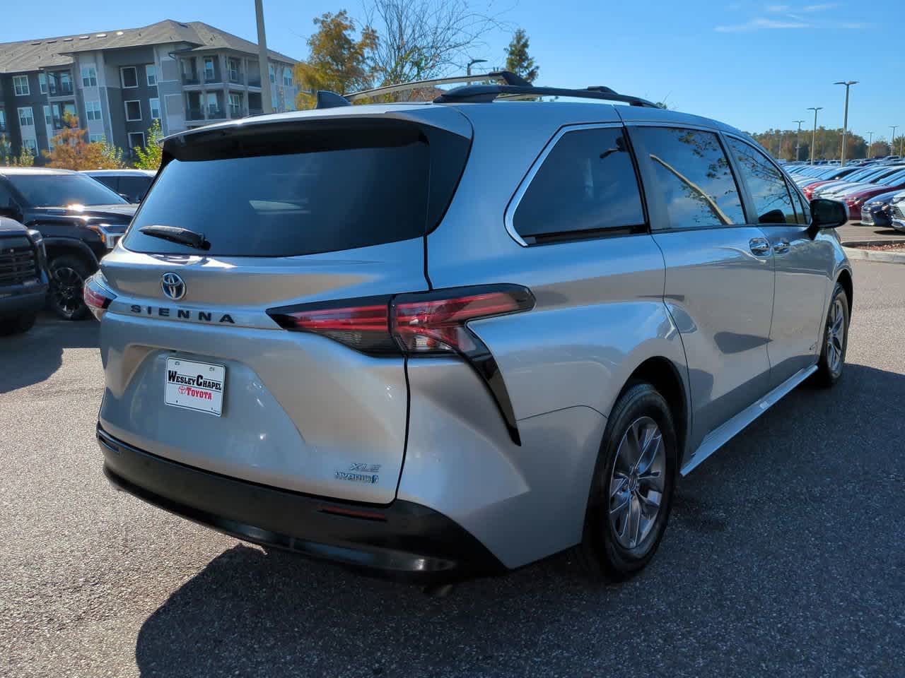 Thumbnail: 2021 Toyota Sienna - 6