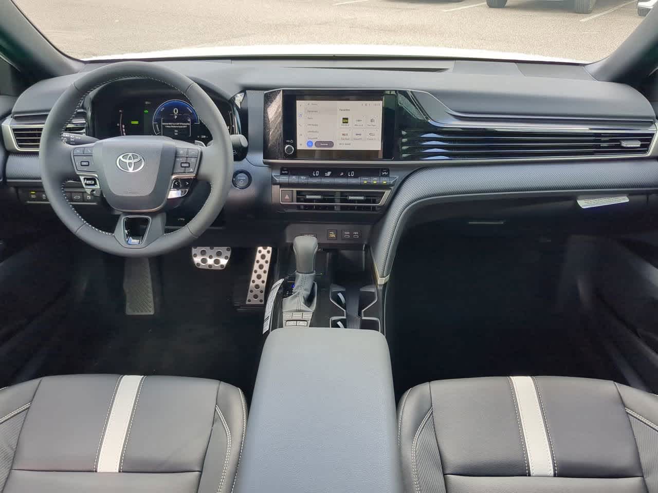 2025 Toyota Camry SE 14