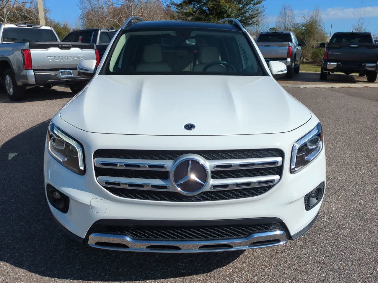 Thumbnail: 2023 Mercedes-Benz GLB - 9