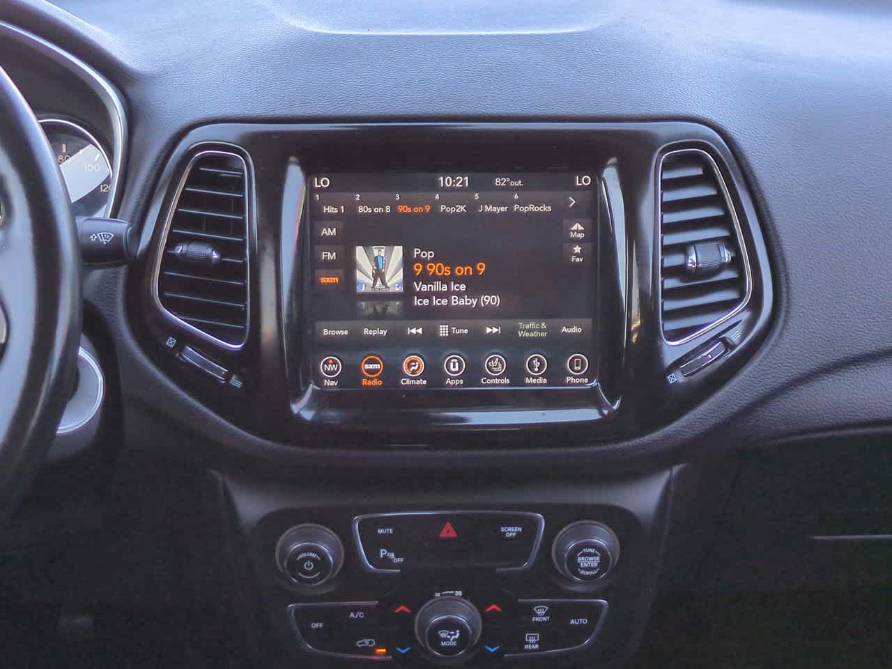 Thumbnail: 2018 Jeep Compass - 16