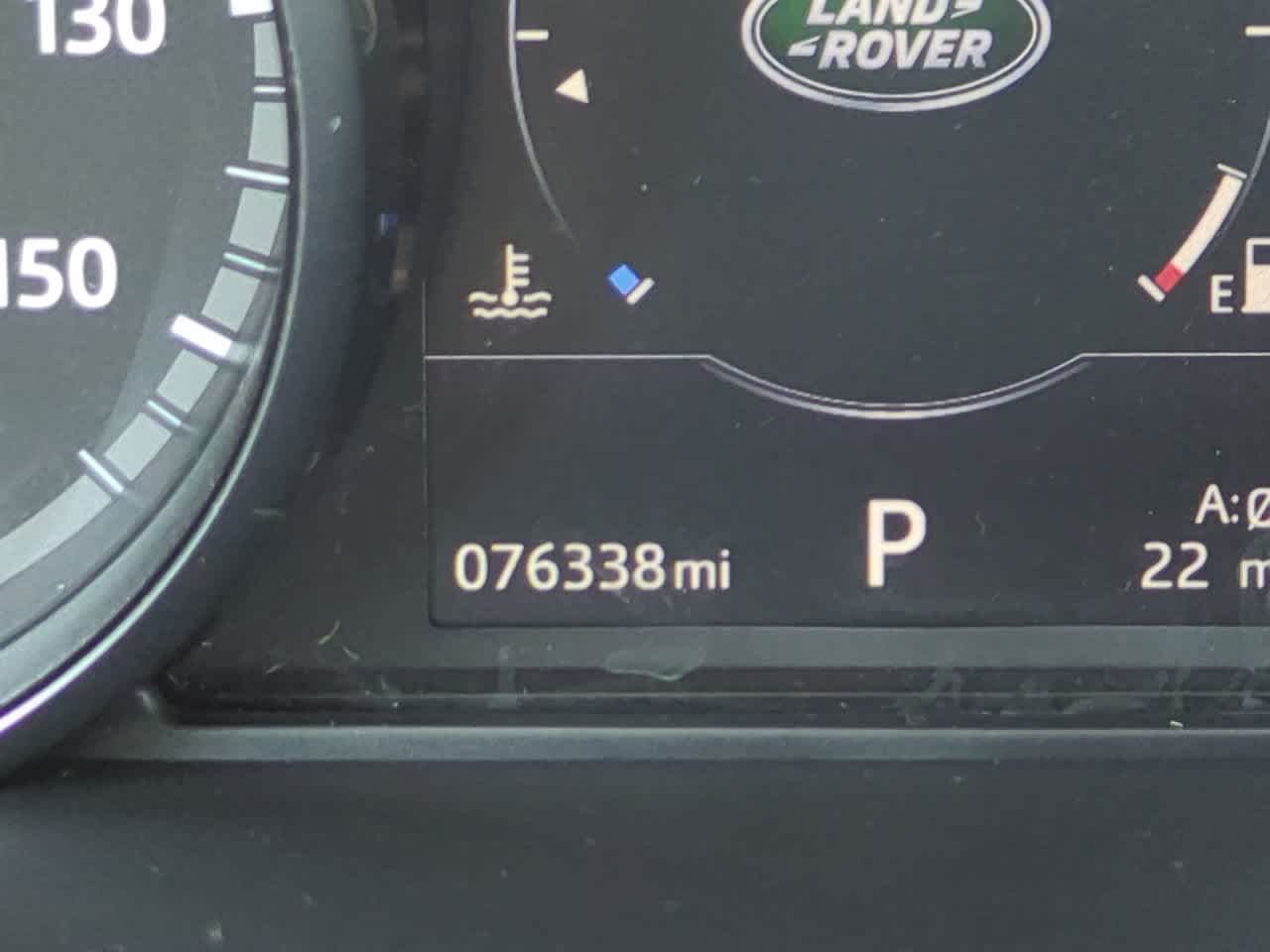 Thumbnail: 2017 Land Rover Discovery - 25