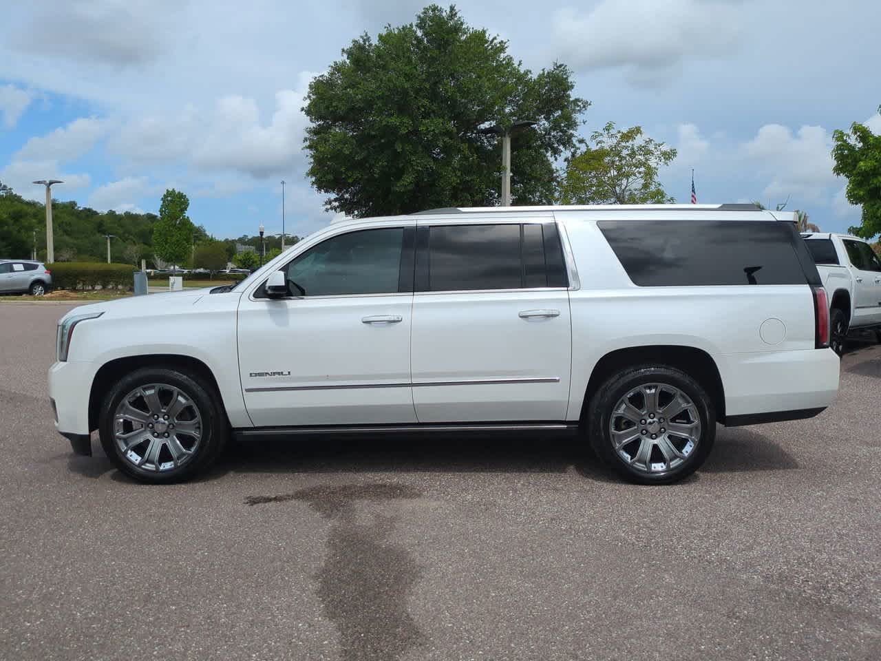 Thumbnail: 2016 GMC Yukon XL - 3