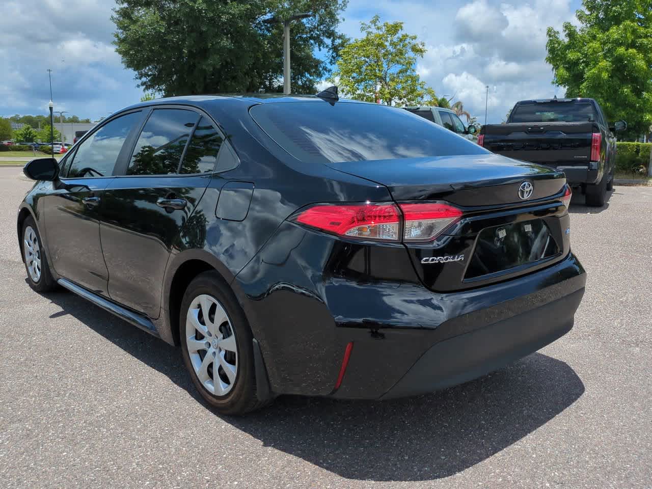 Thumbnail: 2025 Toyota Corolla - 4