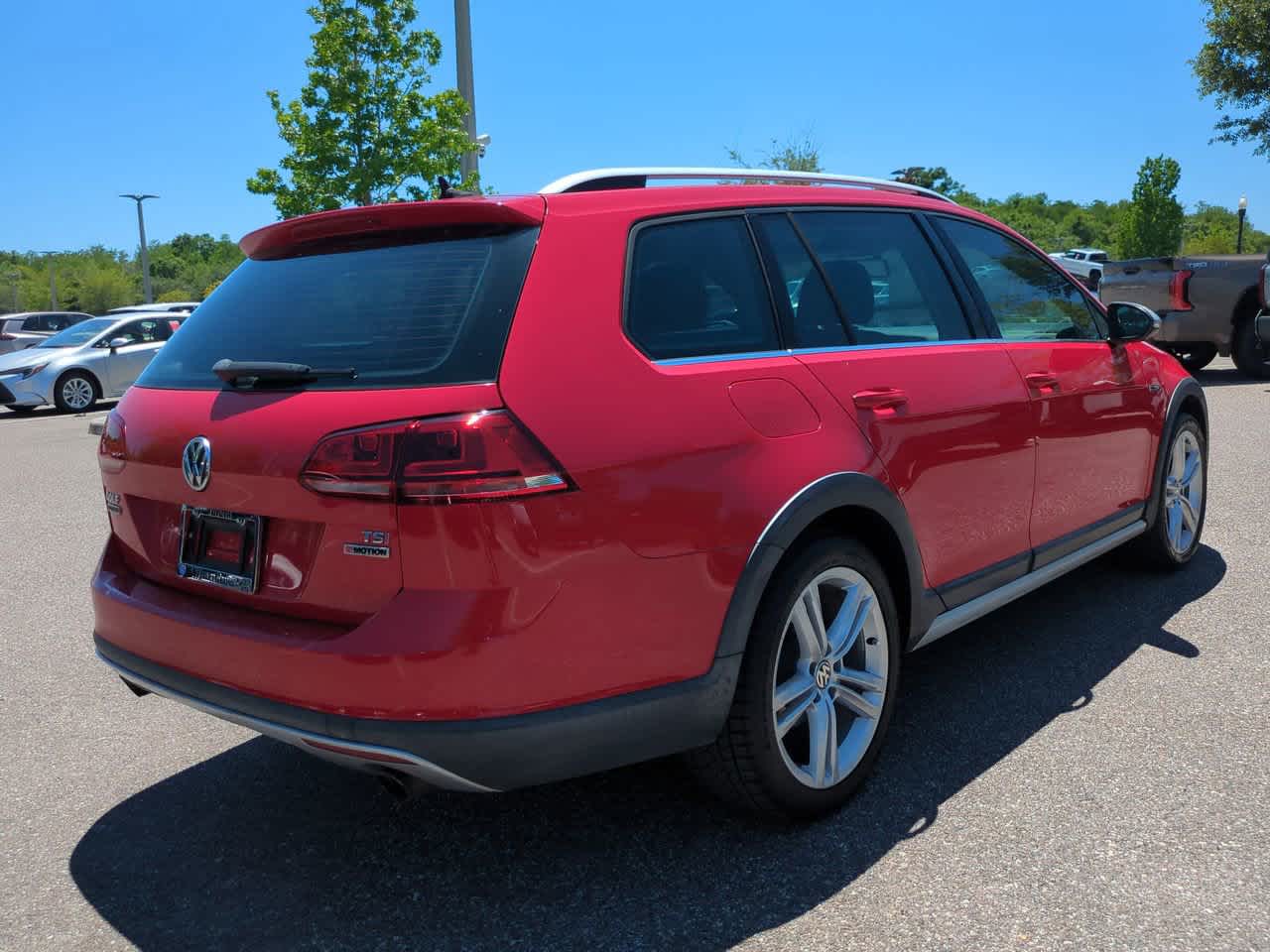 Thumbnail: 2017 Volkswagen Golf - 6