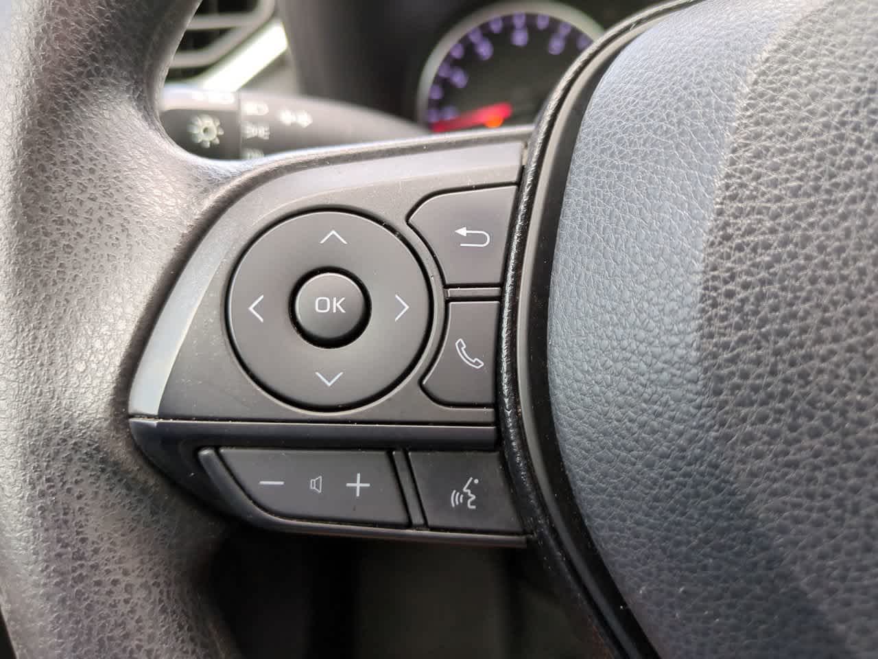 Thumbnail: 2021 Toyota RAV4 - 22