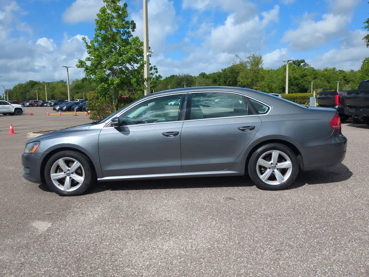 Thumbnail: 2014 Volkswagen Passat - 3