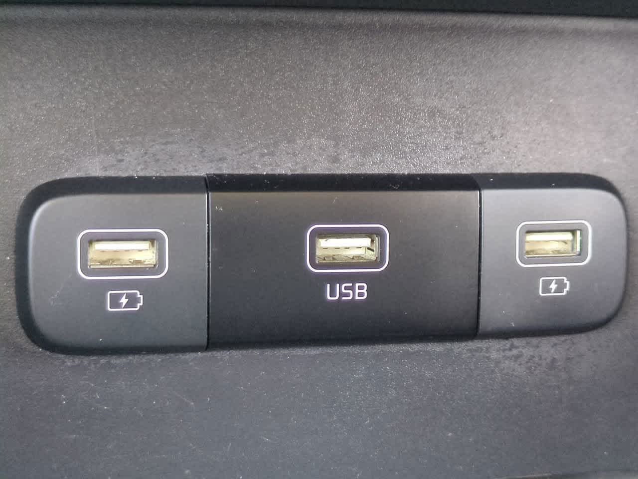 Thumbnail: 2024 Kia Carnival - 21