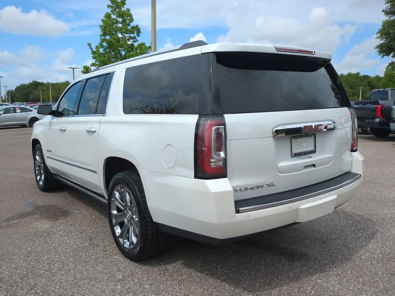 Thumbnail: 2016 GMC Yukon XL - 4