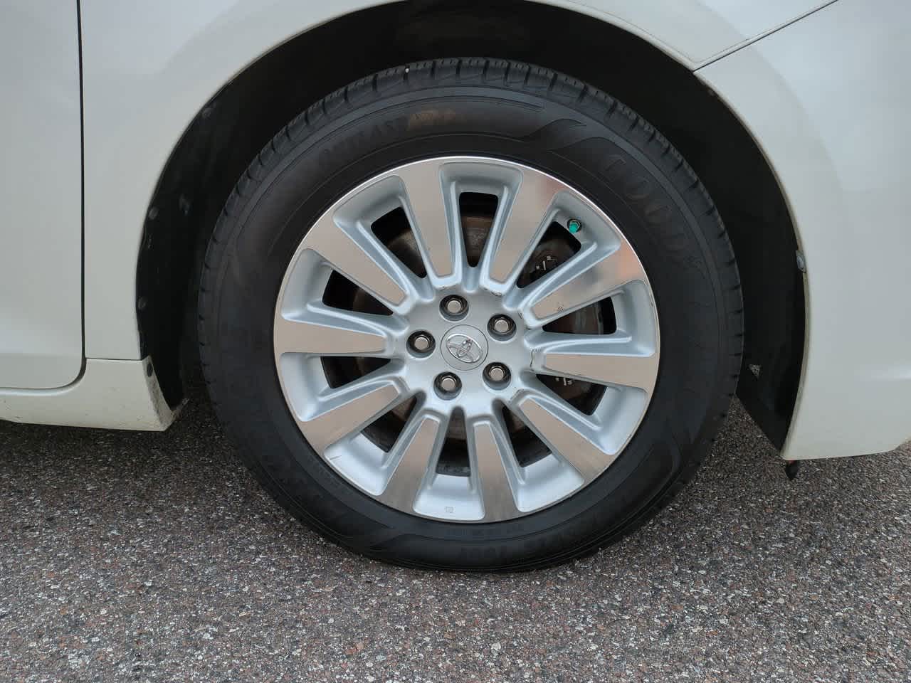 2015 Toyota Sienna Limited 11