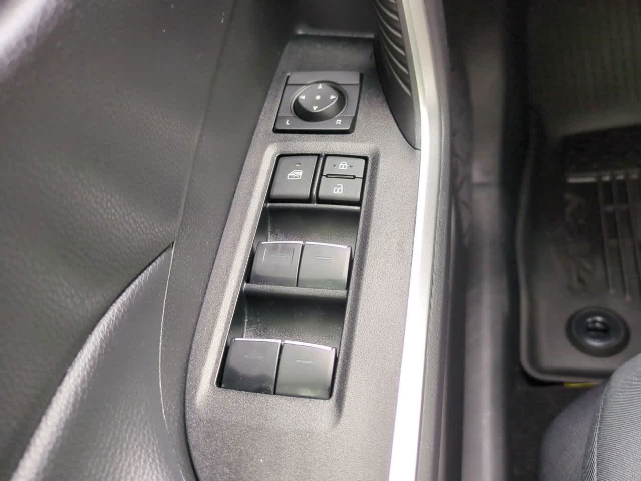 Thumbnail: 2025 Toyota RAV4 - 22