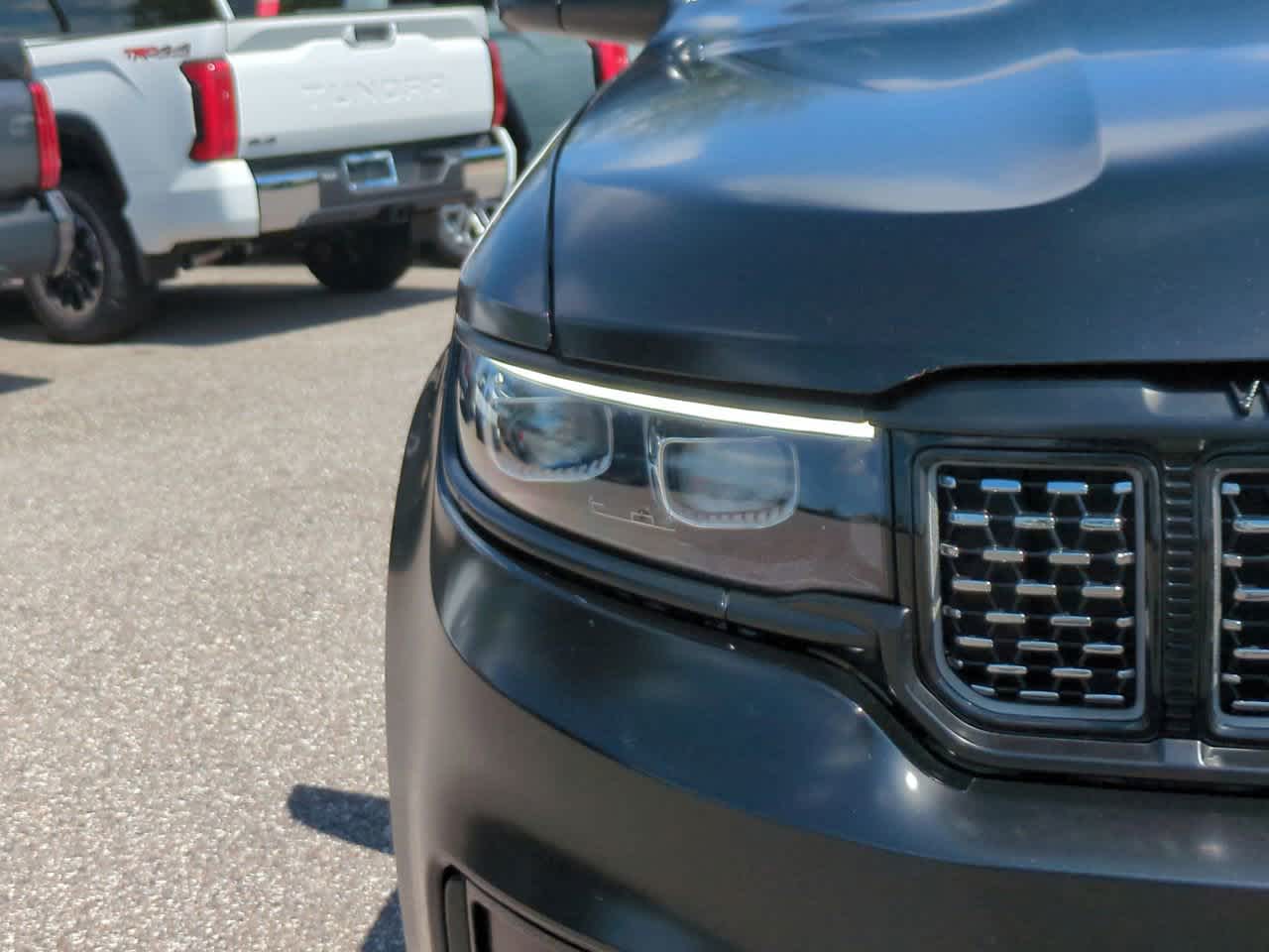 Thumbnail: 2022 Jeep Grand Wagoneer - 10