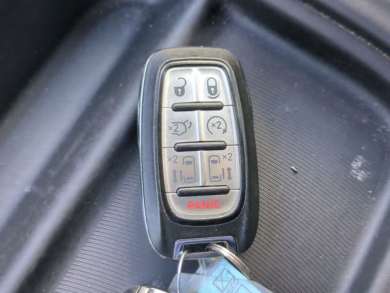 Thumbnail: 2017 Chrysler Pacifica - 27