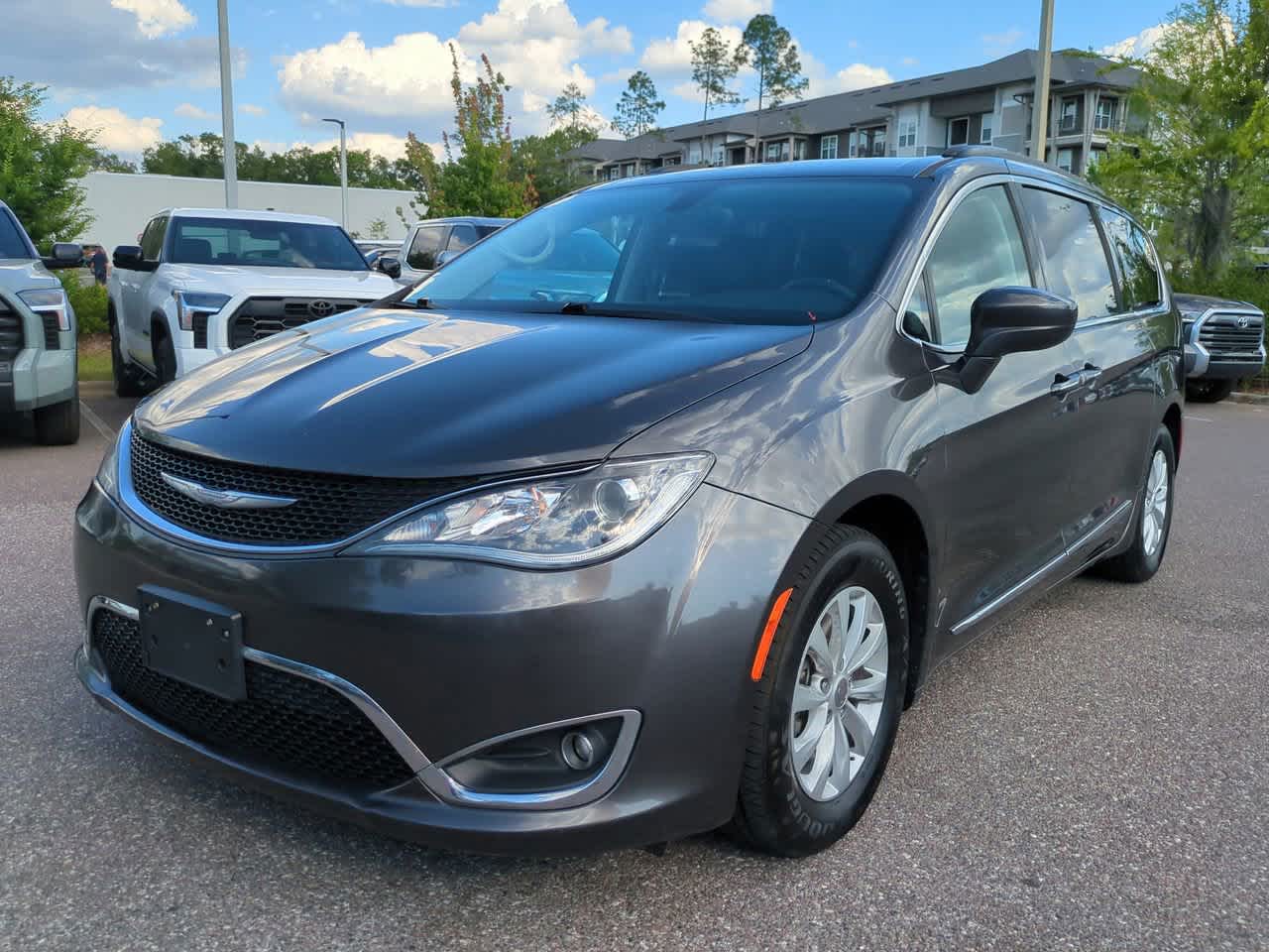 Thumbnail: 2017 Chrysler Pacifica - 2