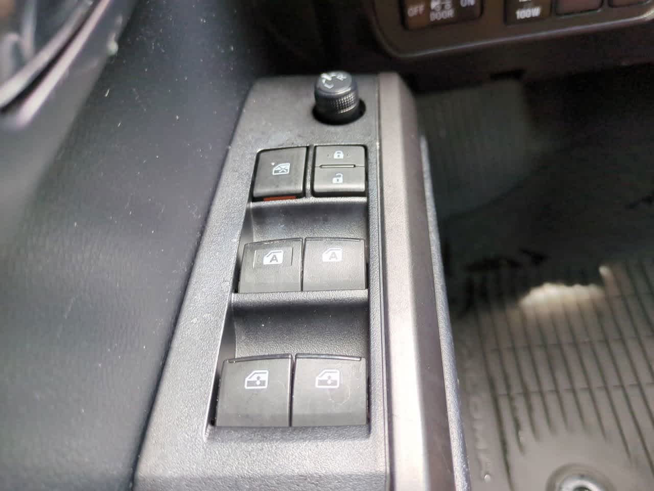 Thumbnail: 2019 Toyota Tacoma - 21