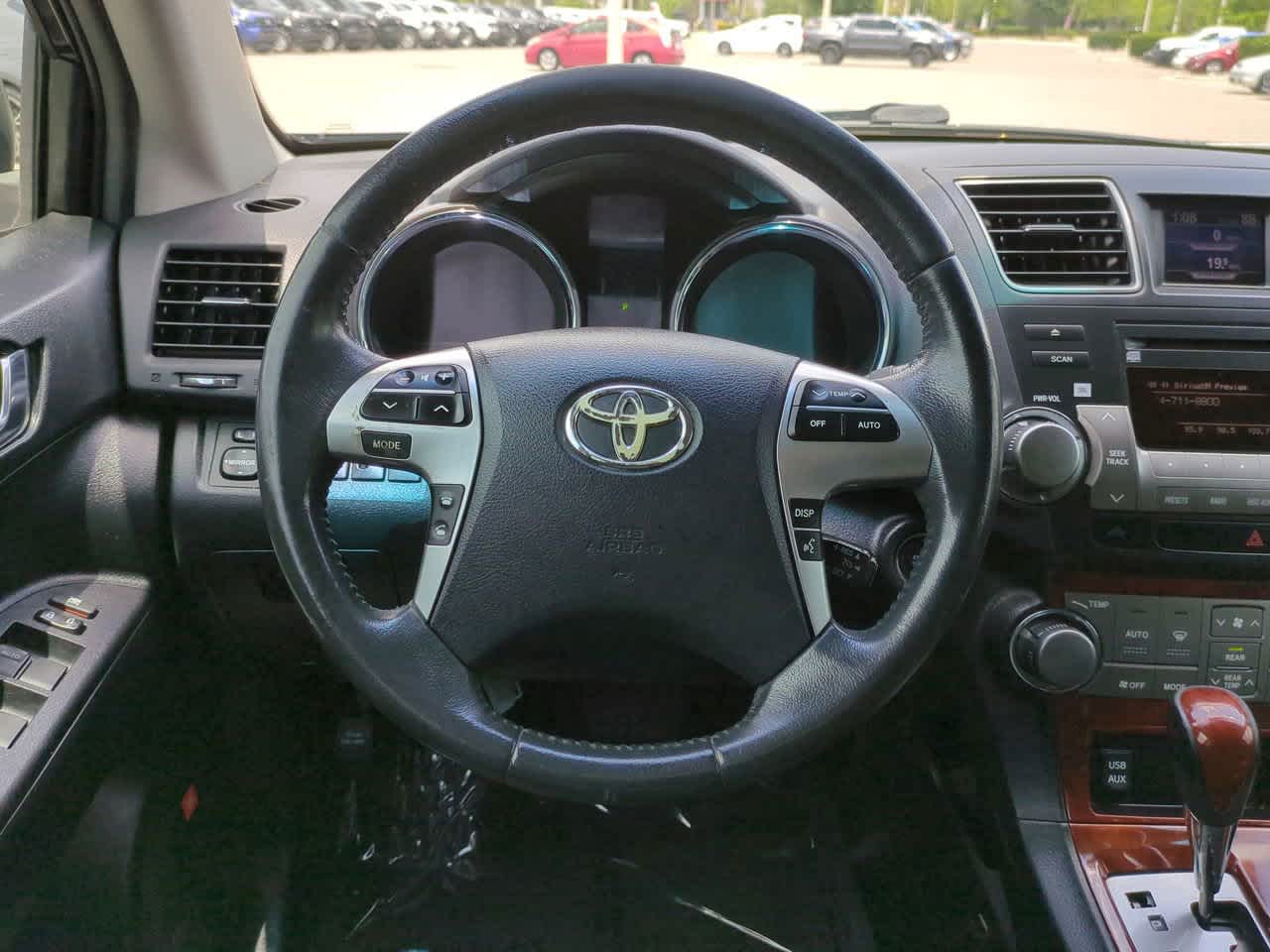Thumbnail: 2011 Toyota Highlander - 16