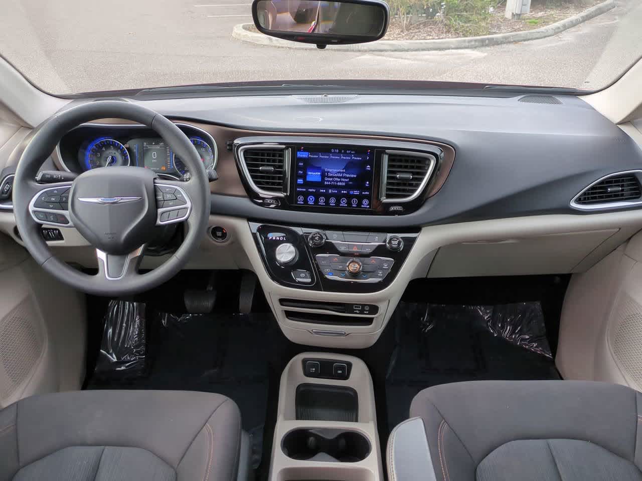 Thumbnail: 2017 Chrysler Pacifica - 15